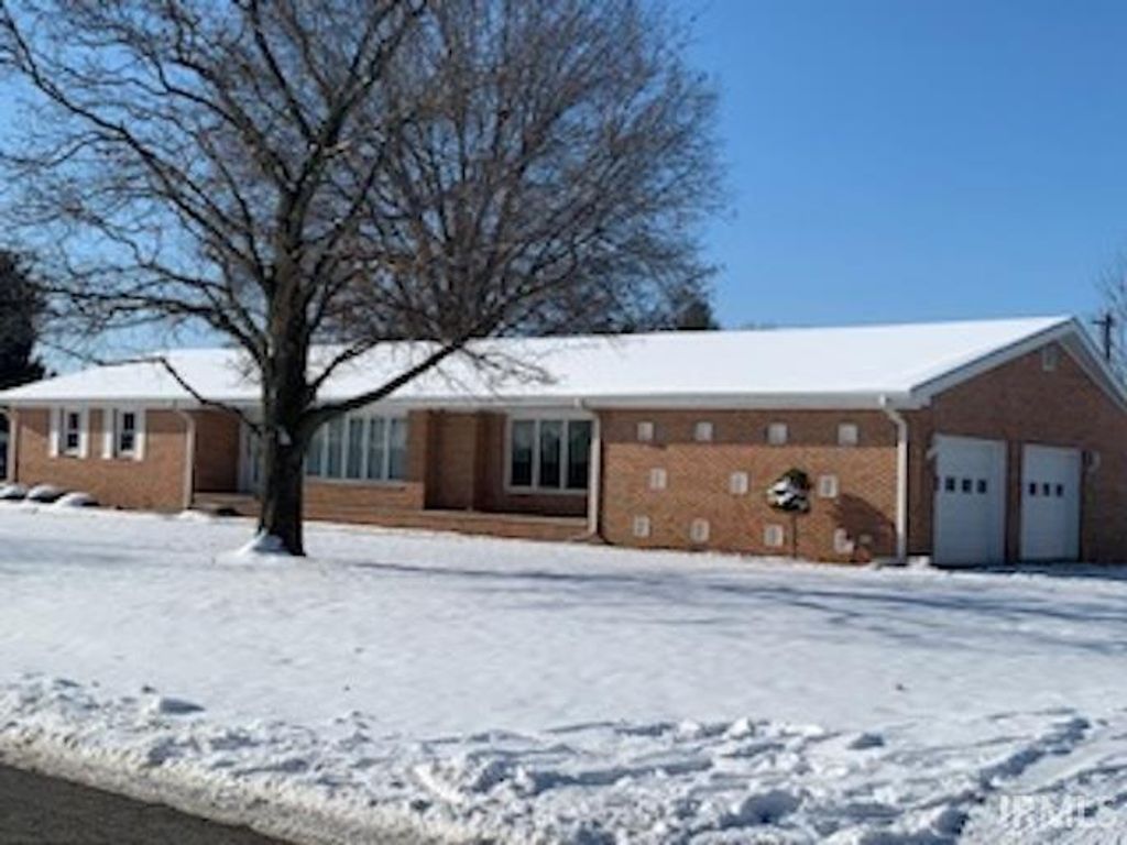 Photo of 411 Dellwood Drive, Covington, IN 47932 (MLS # 202548875)