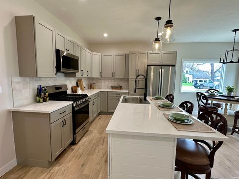 Tiny photo for 115 E Vine Street, Delphi, IN 46923 (MLS # 202603985)