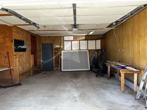 Tiny photo for 916 Maxwell Avenue, Washington, IN 47501 (MLS # 202539422)