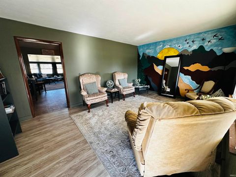 Tiny photo for 916 Maxwell Avenue, Washington, IN 47501 (MLS # 202539422)