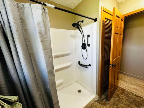 Tiny photo for 916 Maxwell Avenue, Washington, IN 47501 (MLS # 202539422)