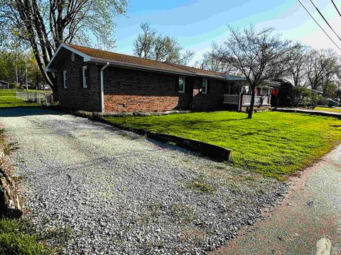 Tiny photo for 916 Maxwell Avenue, Washington, IN 47501 (MLS # 202539422)