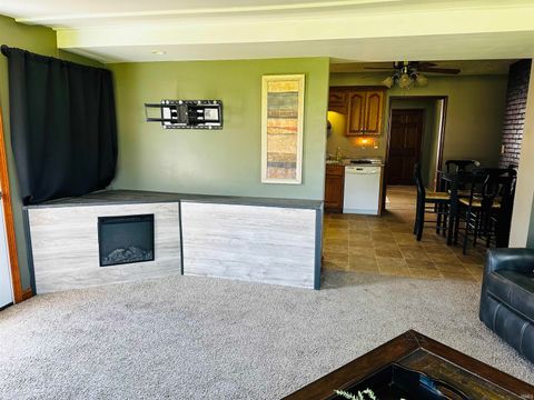 Tiny photo for 916 Maxwell Avenue, Washington, IN 47501 (MLS # 202539422)