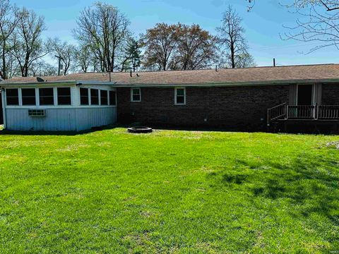 Tiny photo for 916 Maxwell Avenue, Washington, IN 47501 (MLS # 202539422)