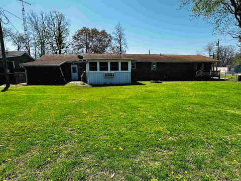 Tiny photo for 916 Maxwell Avenue, Washington, IN 47501 (MLS # 202539422)