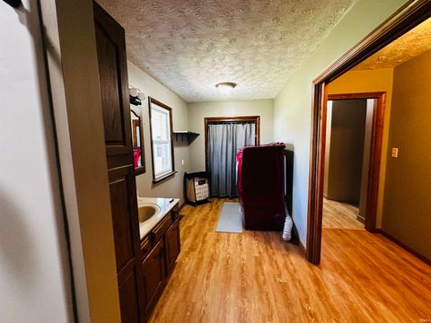 Tiny photo for 916 Maxwell Avenue, Washington, IN 47501 (MLS # 202539422)