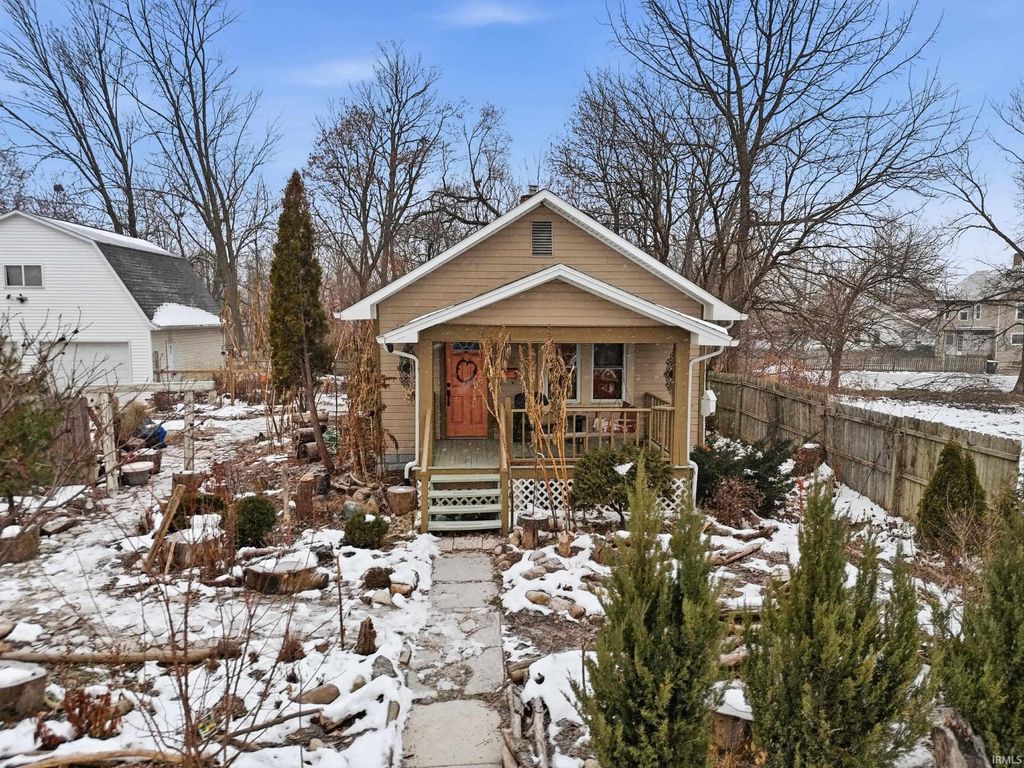 Photo of 6810 E Elzey Street, Fort Wayne, IN 46809 (MLS # 202548798)