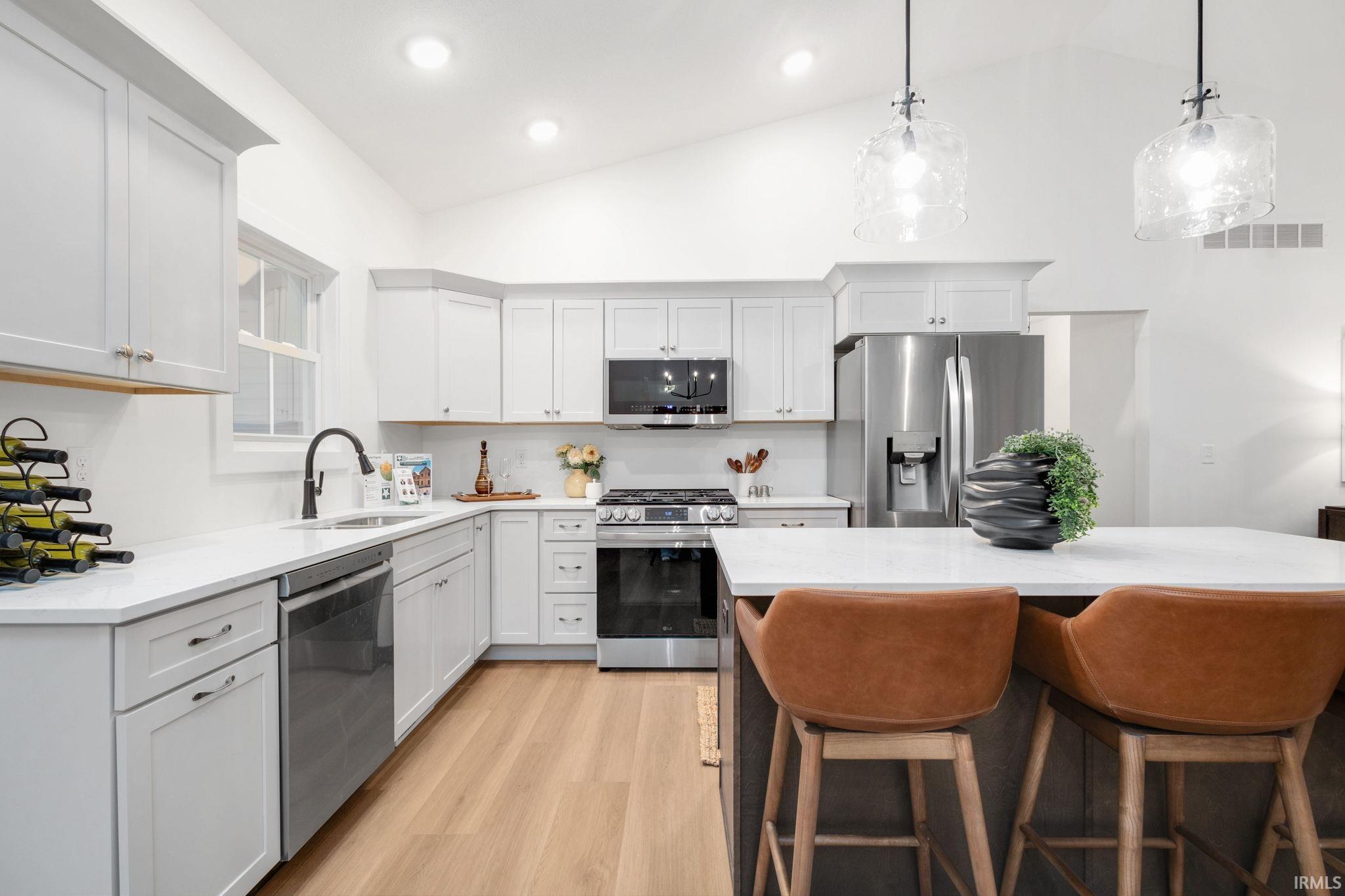 Mishawaka, Indiana 46544, United States, 3 Bedrooms Bedrooms, ,3 BathroomsBathrooms,Residential,Active,214202