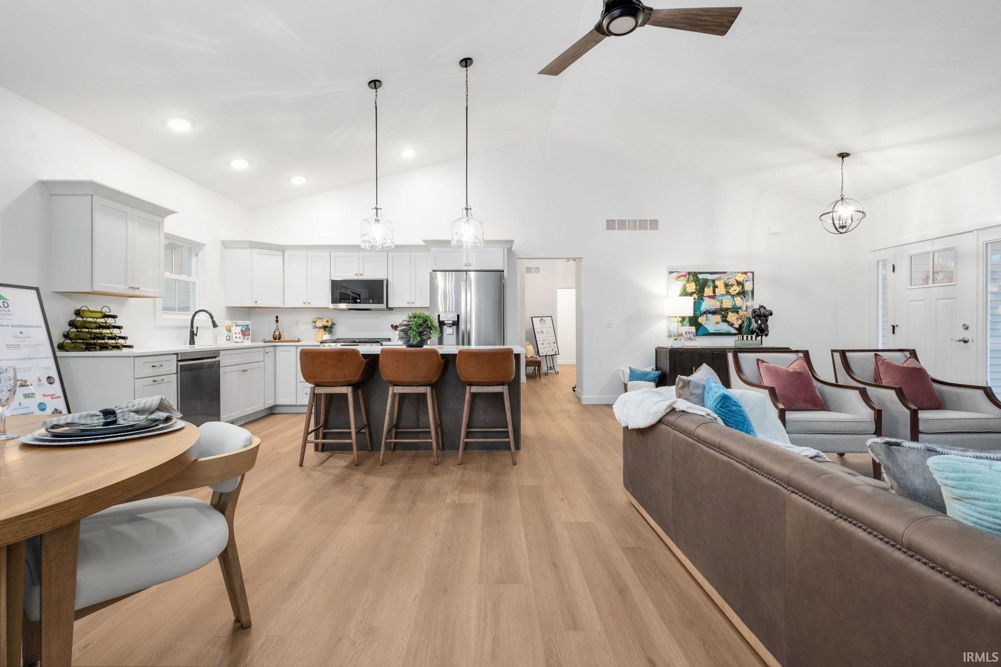 Mishawaka, Indiana 46544, United States, 3 Bedrooms Bedrooms, ,3 BathroomsBathrooms,Residential,Active,214202