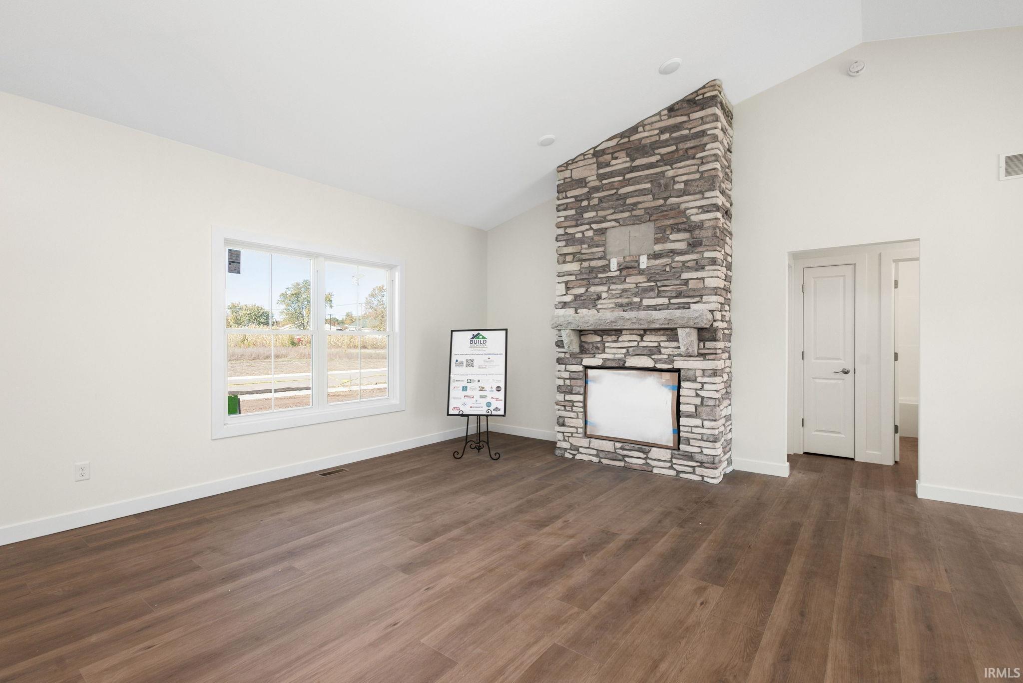 Mishawaka, Indiana 46544, United States, 3 Bedrooms Bedrooms, ,3 BathroomsBathrooms,Residential,Active,214202