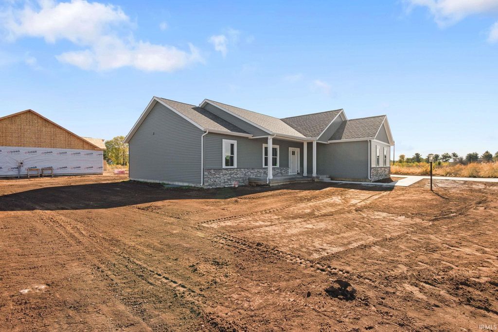 Photo of 514 Ventura Court, Mishawaka, IN 46544 (MLS # 202538214)