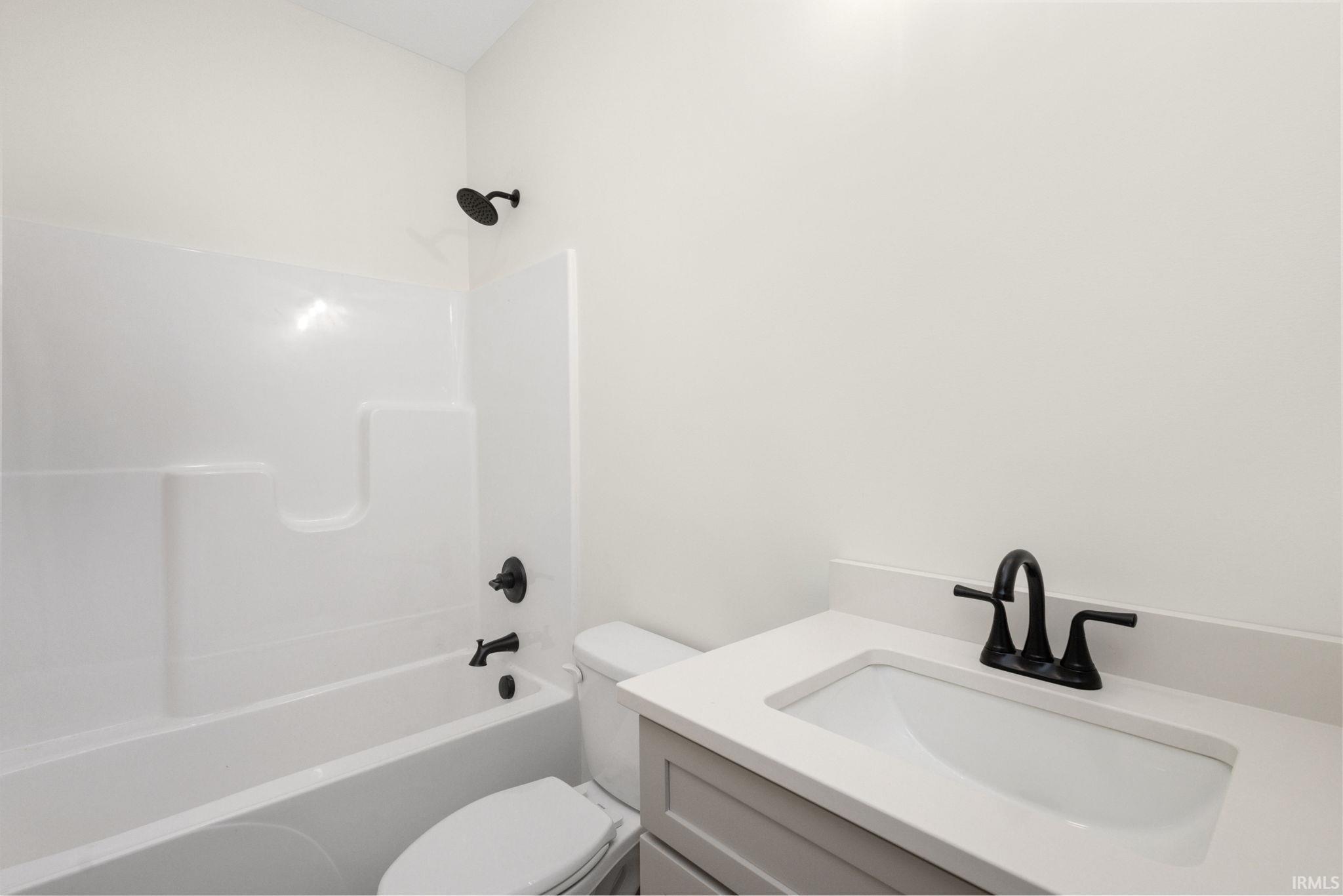 Mishawaka, Indiana 46544, United States, 3 Bedrooms Bedrooms, ,3 BathroomsBathrooms,Residential,Active,214202