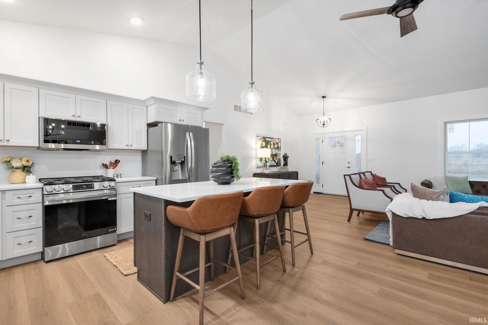 Mishawaka, Indiana 46544, United States, 3 Bedrooms Bedrooms, ,3 BathroomsBathrooms,Residential,Active,214202