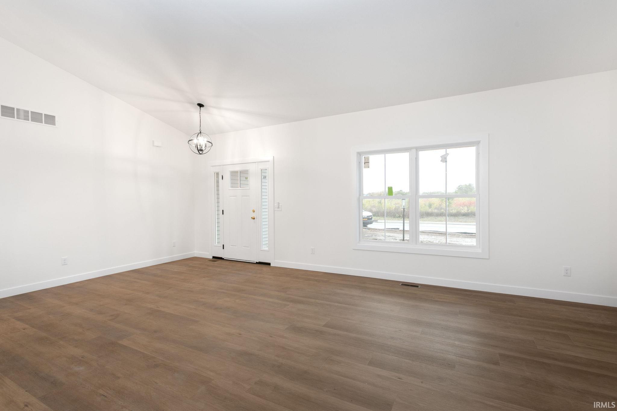 Mishawaka, Indiana 46544, United States, 3 Bedrooms Bedrooms, ,3 BathroomsBathrooms,Residential,Active,214202