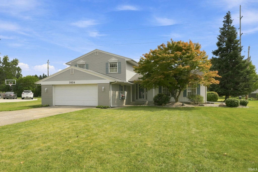Photo of 3624 Amulet Drive, Fort Wayne, IN 46815 (MLS # 202636776)