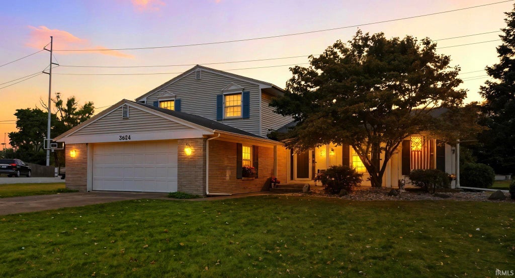 Photo of 3624 Amulet Drive, Fort Wayne, IN 46815 (MLS # 202636776)