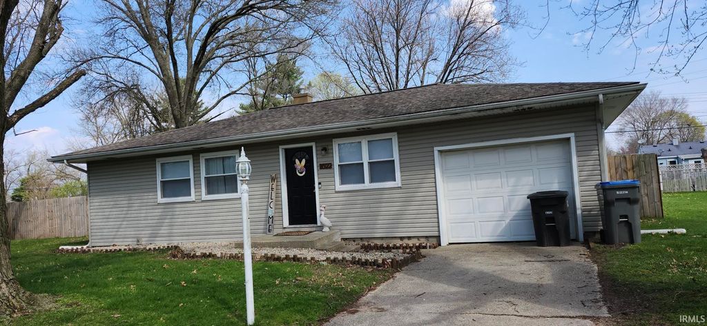 Photo of 1022 Fieldhouse Avenue, Elkhart, IN 46516 (MLS # 202612025)