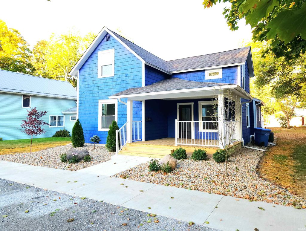 Photo of 103 N Jefferson Street, South Whitley, IN 46787 (MLS # 202542484)