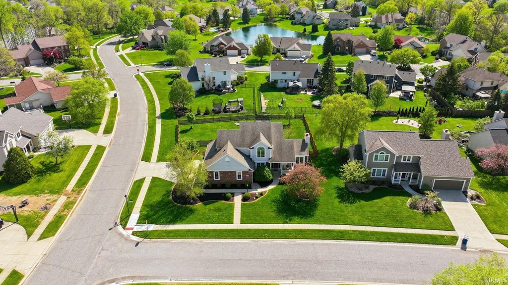 Photo of 1012 Perry Lake Drive, Fort Wayne, IN 46845 (MLS # 202615060)