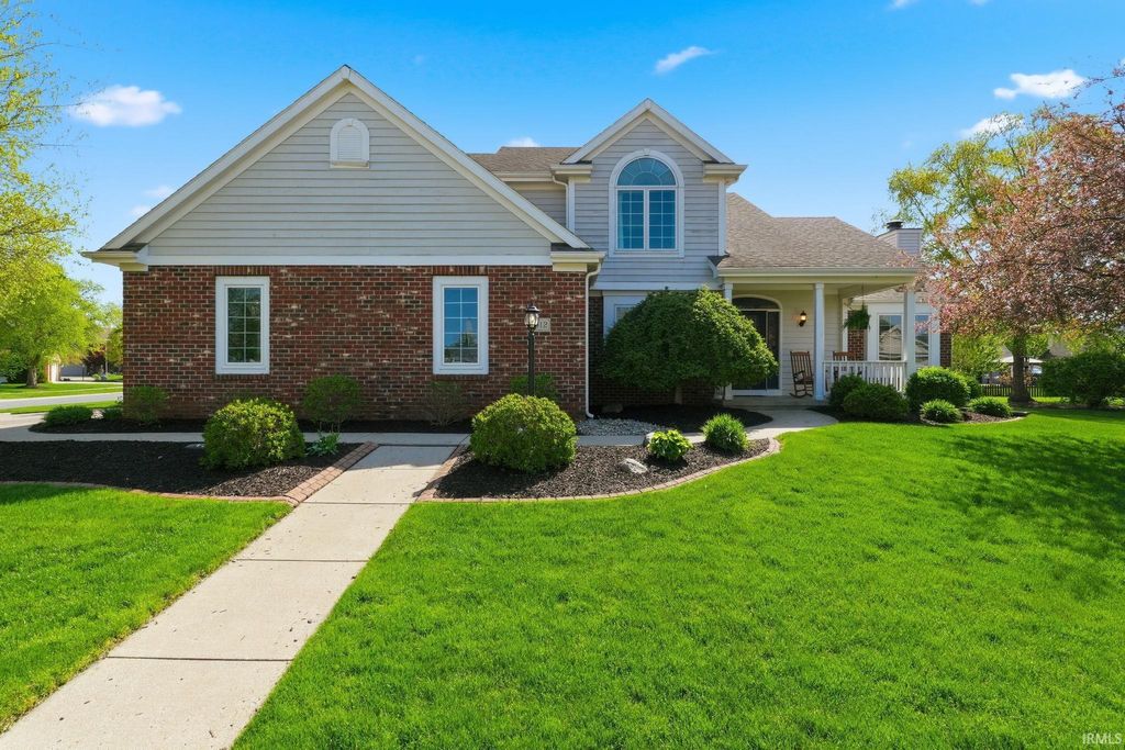 Photo of 1012 Perry Lake Drive, Fort Wayne, IN 46845 (MLS # 202615060)
