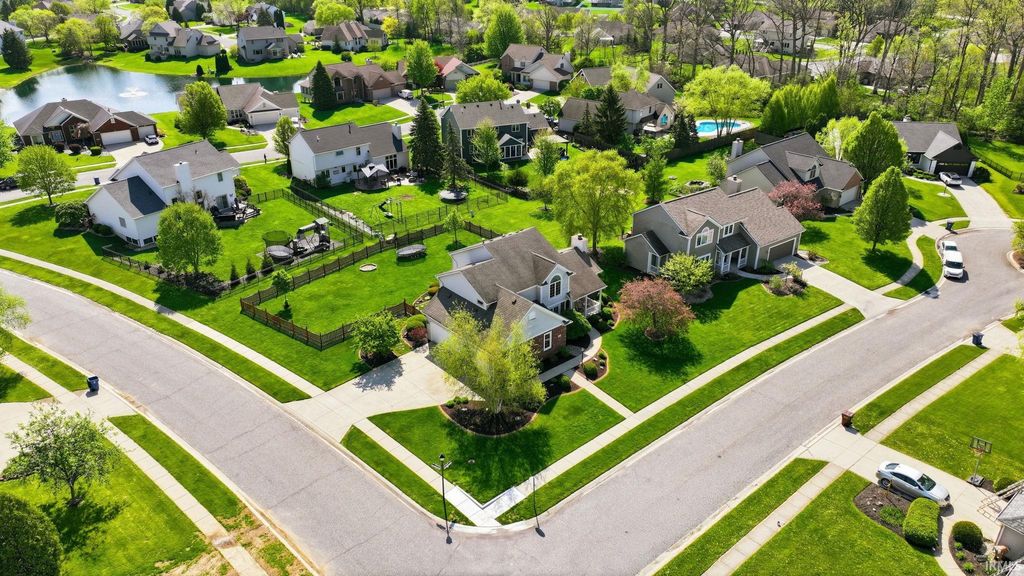 Photo of 1012 Perry Lake Drive, Fort Wayne, IN 46845 (MLS # 202615060)