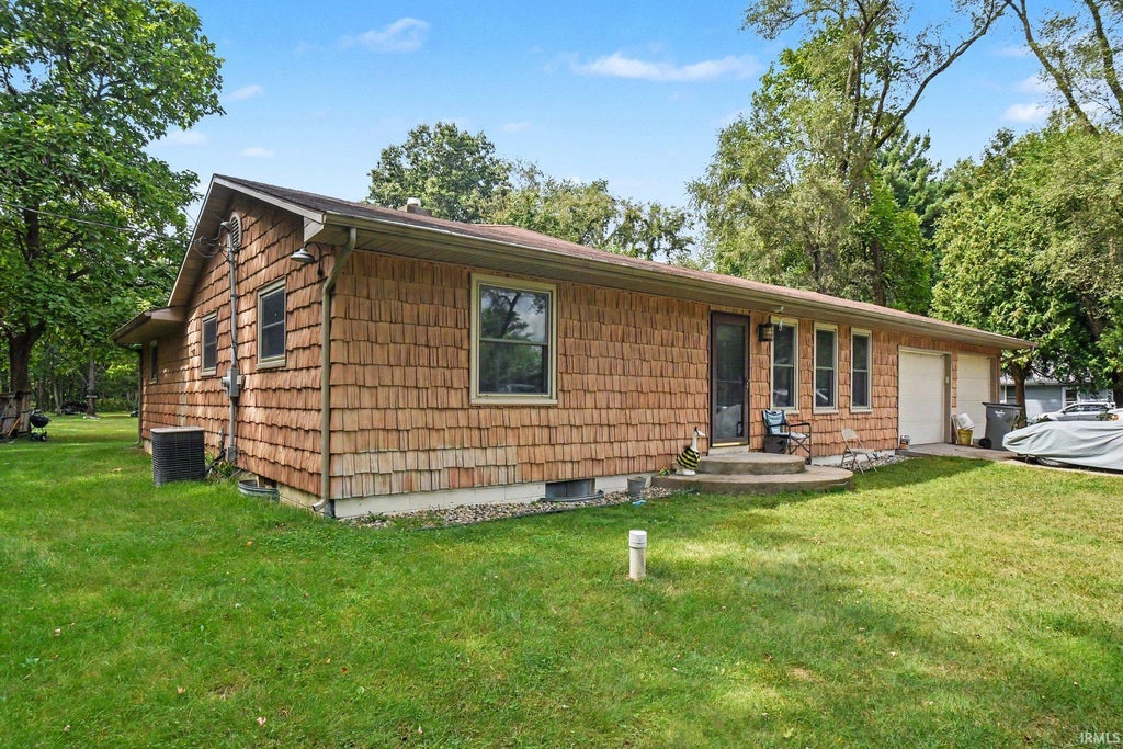 Photo of 52313 County Road 113, Elkhart, IN 46514 (MLS # 202637238)