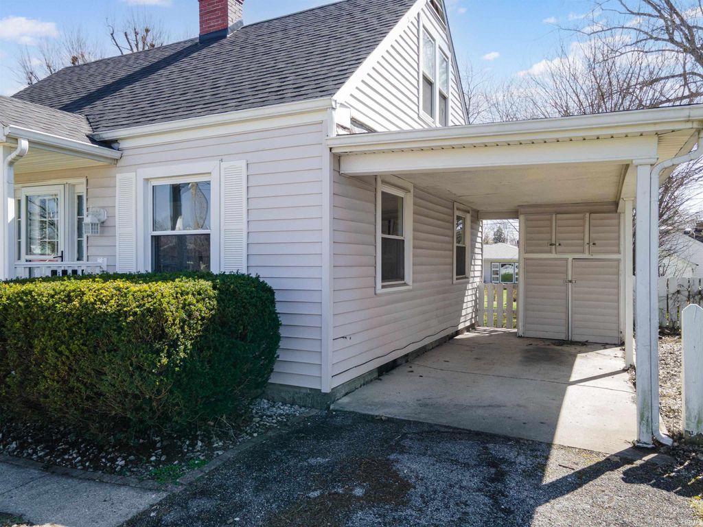 Photo of 1225 W Jeffras Avenue, Marion, IN 46952 (MLS # 202609252)