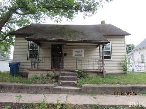 Photo of 905 Plum Street, Logansport, IN 46947 (MLS # 202538876)