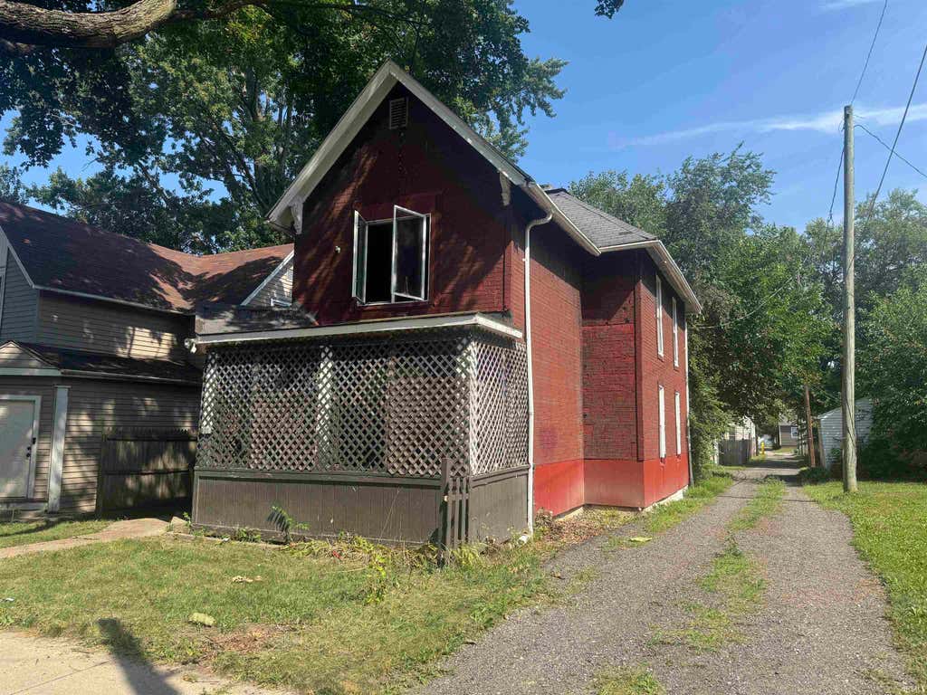 Photo of 918 Huestis Avenue, Fort Wayne, IN 46807 (MLS # 202631305)