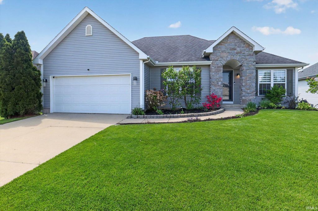 Photo of 507 Cloudmont Drive, Osceola, IN 46561 (MLS # 202616155)