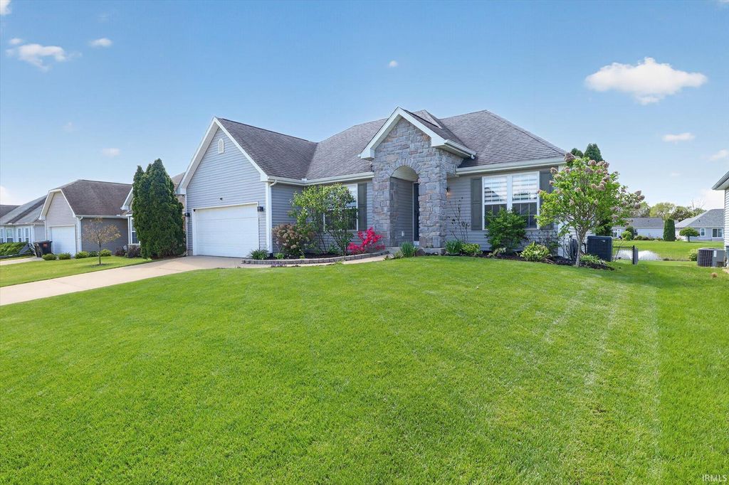 Photo of 507 Cloudmont Drive, Osceola, IN 46561 (MLS # 202616155)