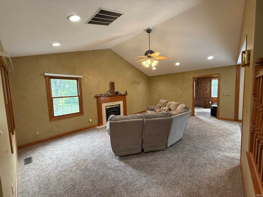 Photo of 3419 Mount Vernon Drive, Vincennes, IN 47591 (MLS # 202536590)