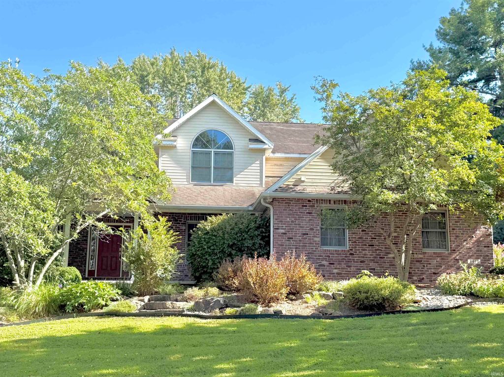 Photo of 3419 Mount Vernon Drive, Vincennes, IN 47591 (MLS # 202536590)