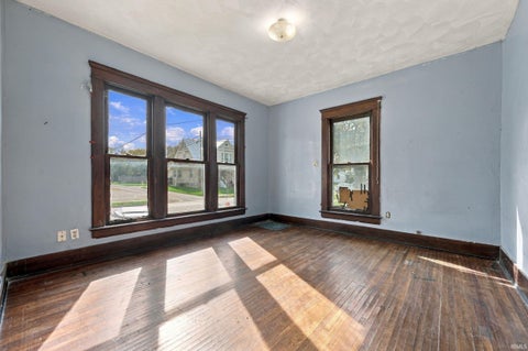 Tiny photo for 318 Clifford Avenue, Union City, IN 47390 (MLS # 202644811)