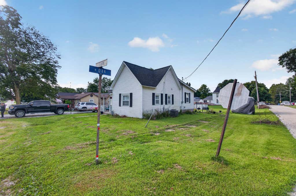 Photo of 305 E Luin Street, Oxford, IN 47971 (MLS # 202633883)