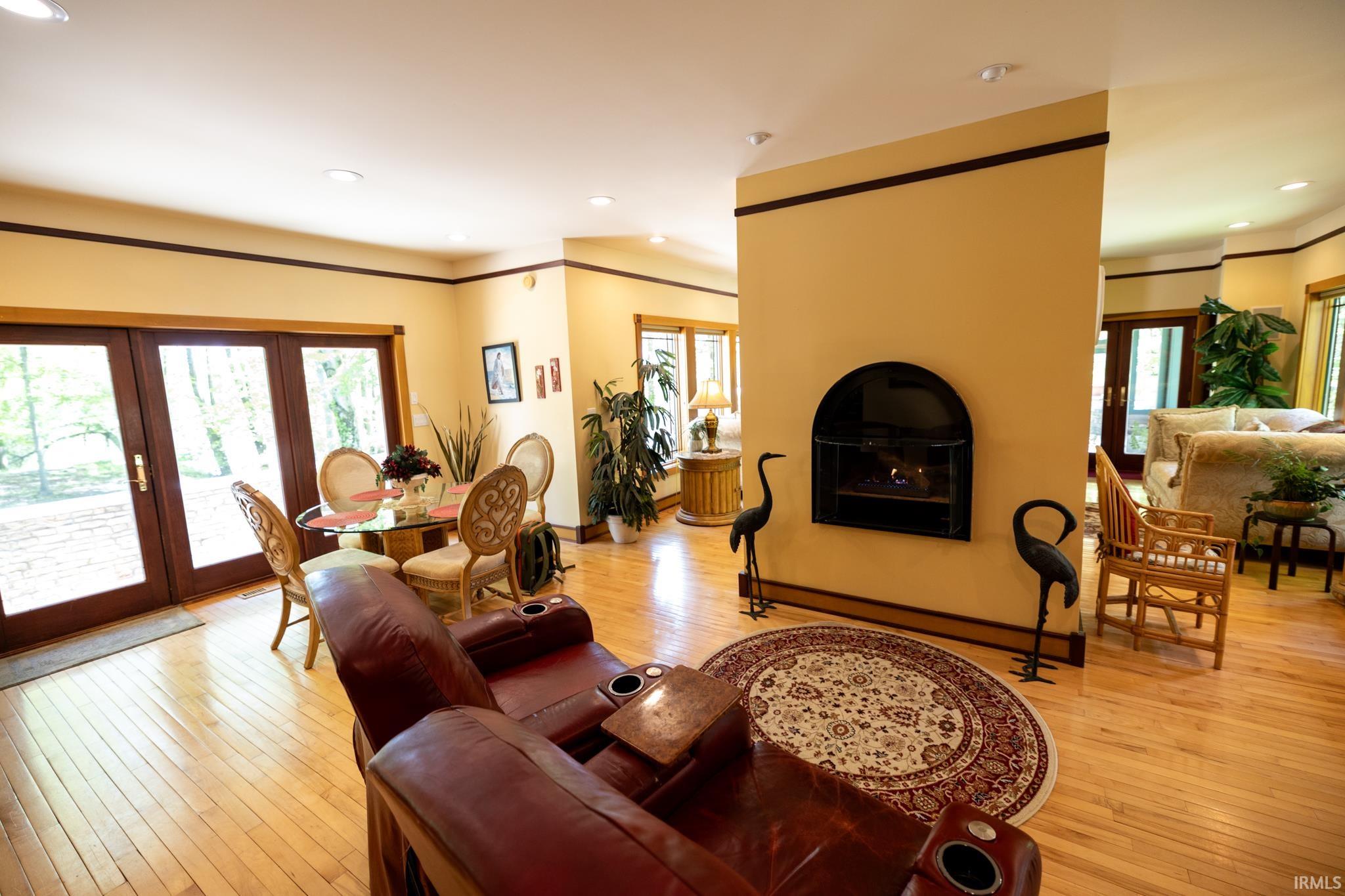 1223 N Harbour Pointe Drive