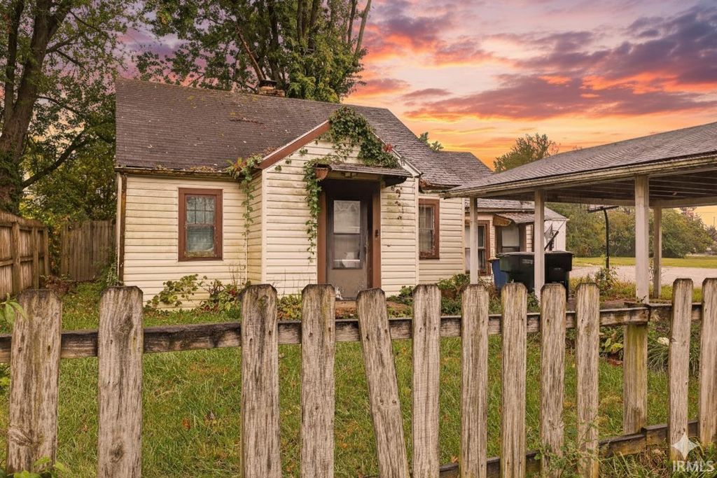 Photo of 107 E berkley Avenue, Muncie, IN 47303 (MLS # 202539182)