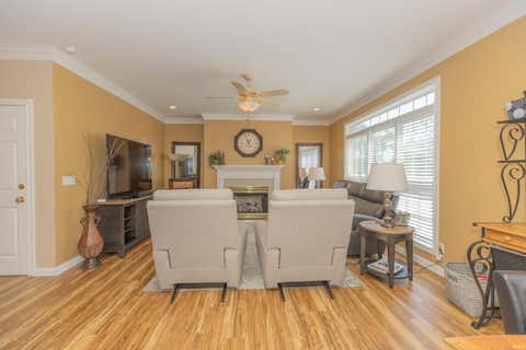Tiny photo for 2209 Duffers Lane, Evansville, IN 47725 (MLS # 202614136)