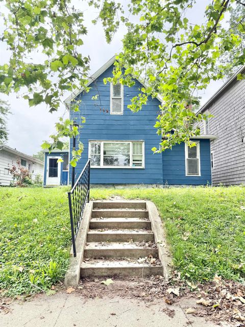 Photo of 1527 High Street, Logansport, IN 46947 (MLS # 202626741)