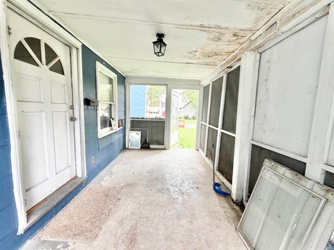 Tiny photo for 1527 High Street, Logansport, IN 46947 (MLS # 202626741)