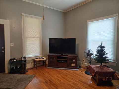 Tiny photo for 1007 N 10th Street, Vincennes, IN 47591 (MLS # 202548091)