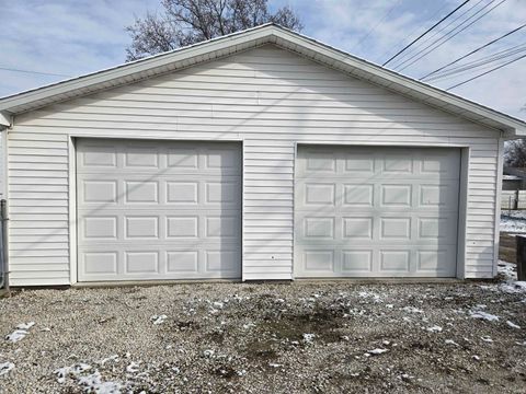 Tiny photo for 1007 N 10th Street, Vincennes, IN 47591 (MLS # 202548091)