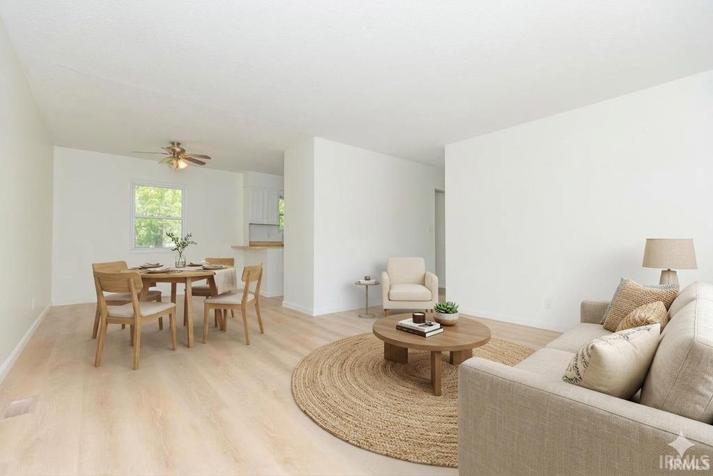 Photo of 4112 Frisse Avenue, Evansville, IN 47714 (MLS # 202615172)