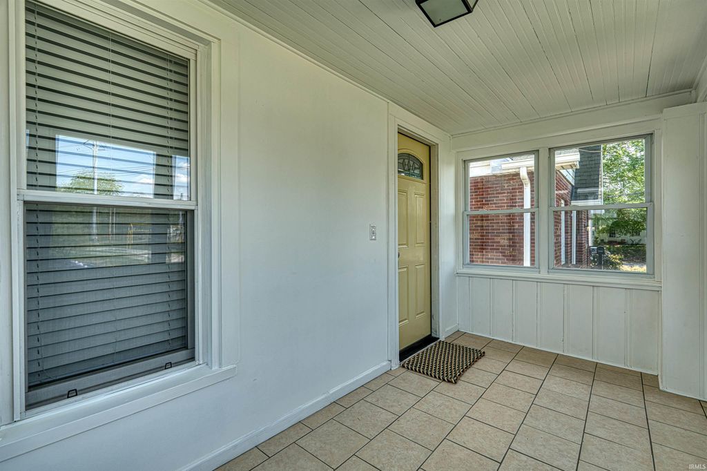 Photo of 203 Van Dusen Avenue, Evansville, IN 47711 (MLS # 202613130)