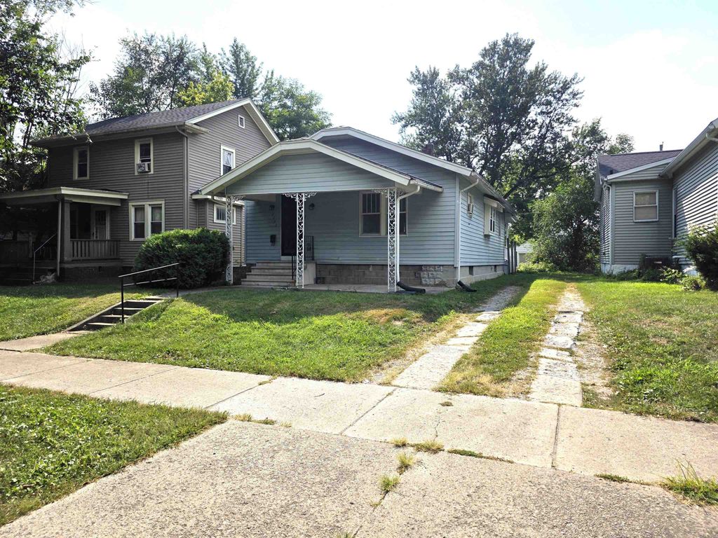 Photo of 3202 S Anthony Boulevard, Fort Wayne, IN 46806 (MLS # 202601950)