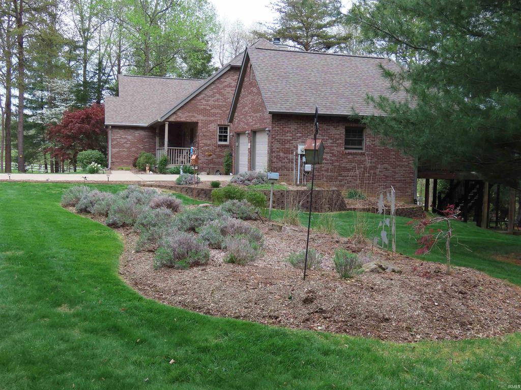 Photo of 5611 E Nathan Way, Bloomington, IN 47408 (MLS # 202614049)