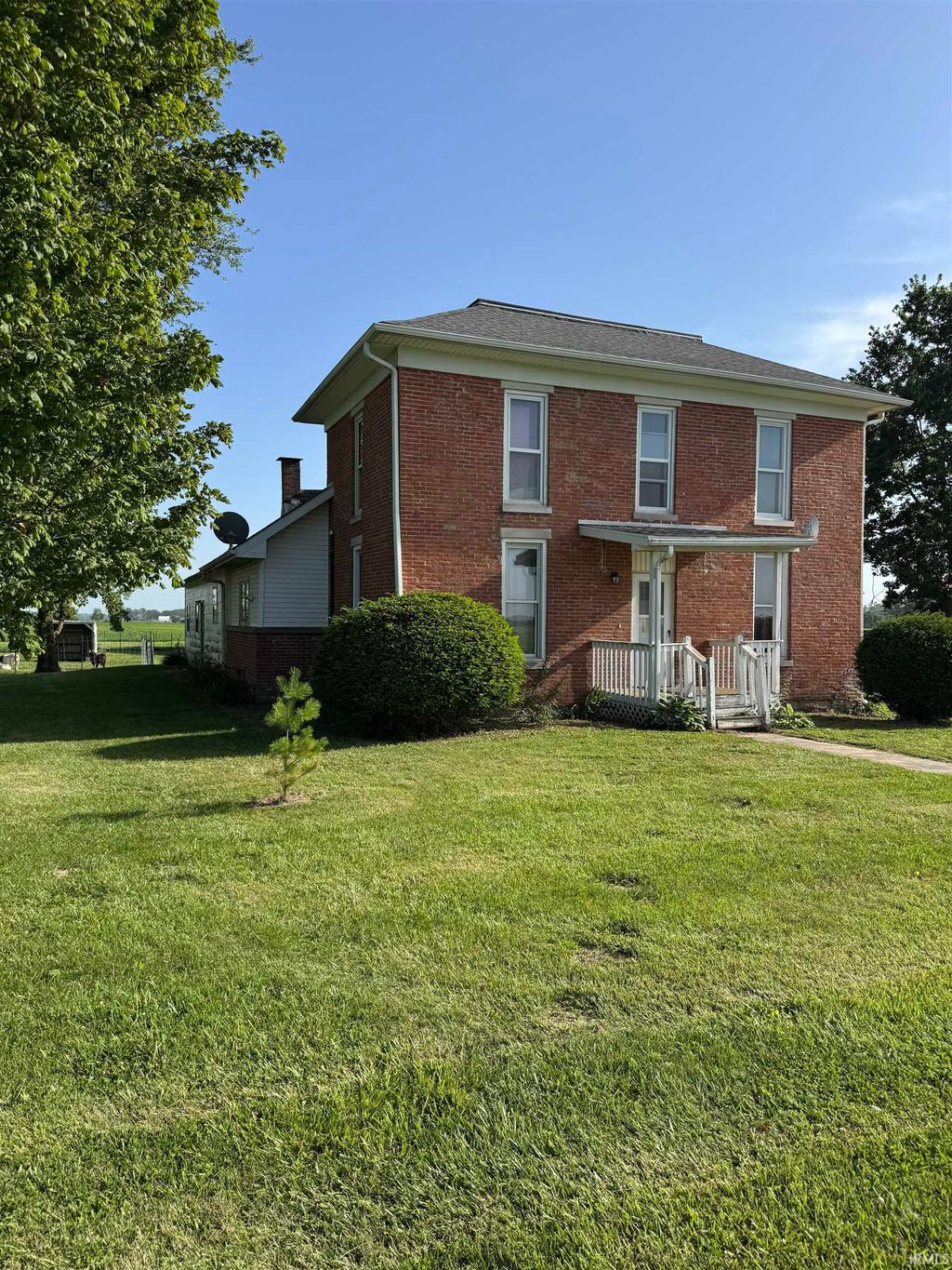 Photo of 721 E 100 S, Huntington, IN 46750 (MLS # 202626175)