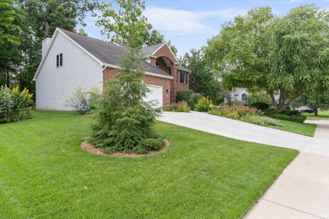 Tiny photo for 310 Troon Way, Fort Wayne, IN 46845 (MLS # 202641907)