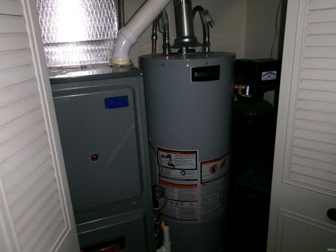 Tiny photo for 37 Jean Ave Ave, Peru, IN 46970 (MLS # 202609172)