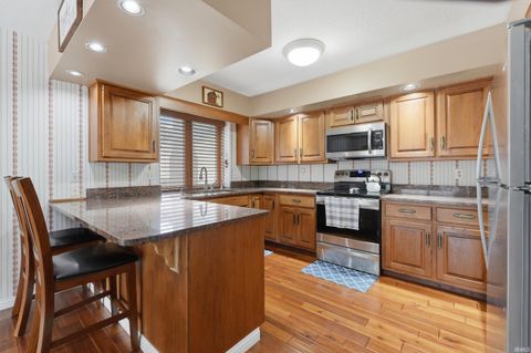 Tiny photo for 818 Columbine Circle, Auburn, IN 46706 (MLS # 202611095)